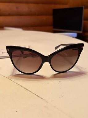 Dior Black Cat-Eye Sunglasses with Brown Gradient Lenses Barely Worn